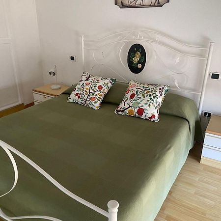 Pm 13A Via Tenente Devenuto Guest House Giovinazzo Luaran gambar