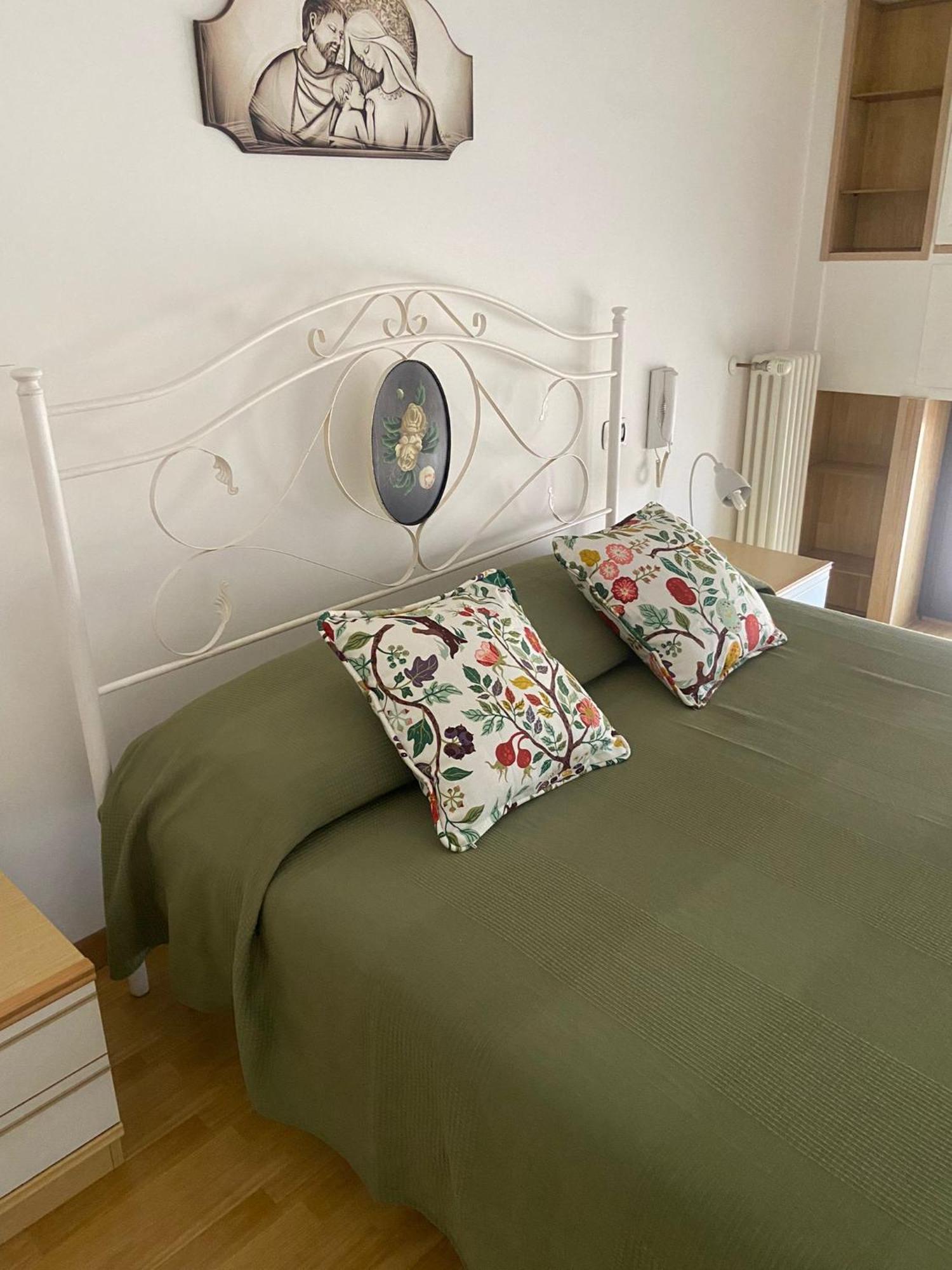 Pm 13A Via Tenente Devenuto Guest House Giovinazzo Luaran gambar