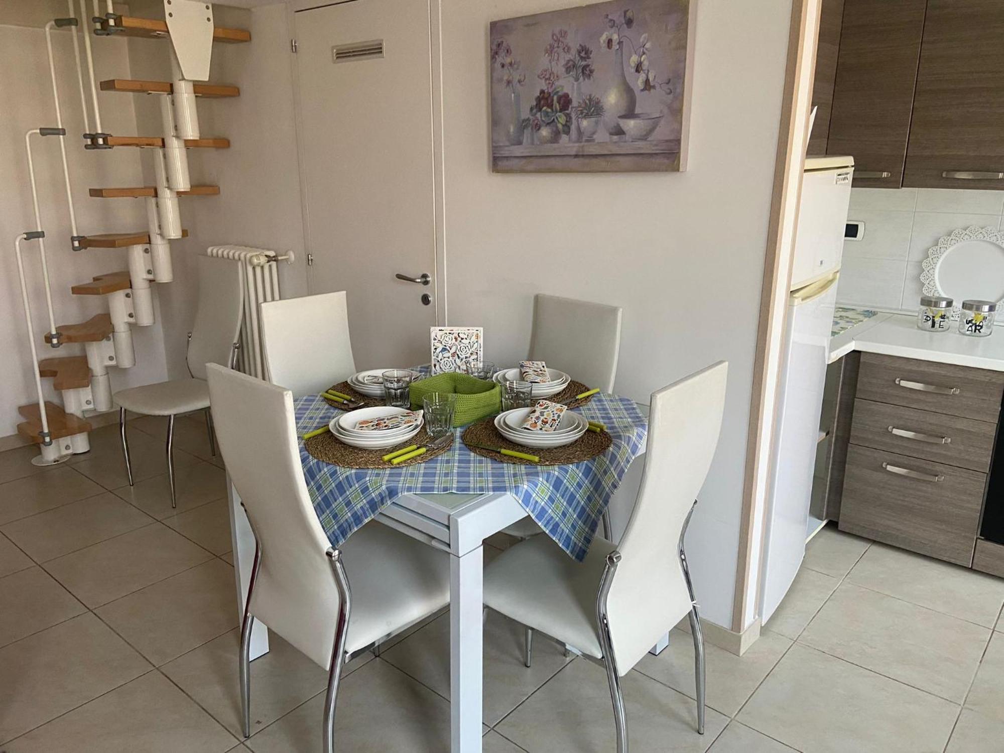 Pm 13A Via Tenente Devenuto Guest House Giovinazzo Luaran gambar